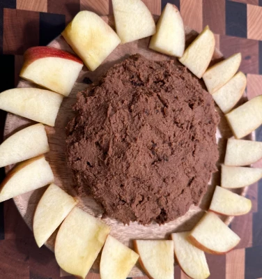 Chocolate Caramel Hummus with Apple Chips